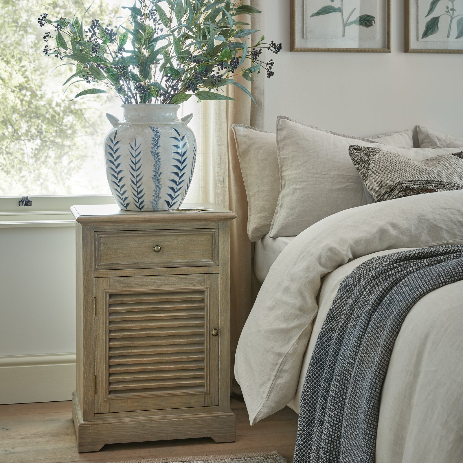 Delphine Collection 1 Drawer 1 Door Chest Left Hand